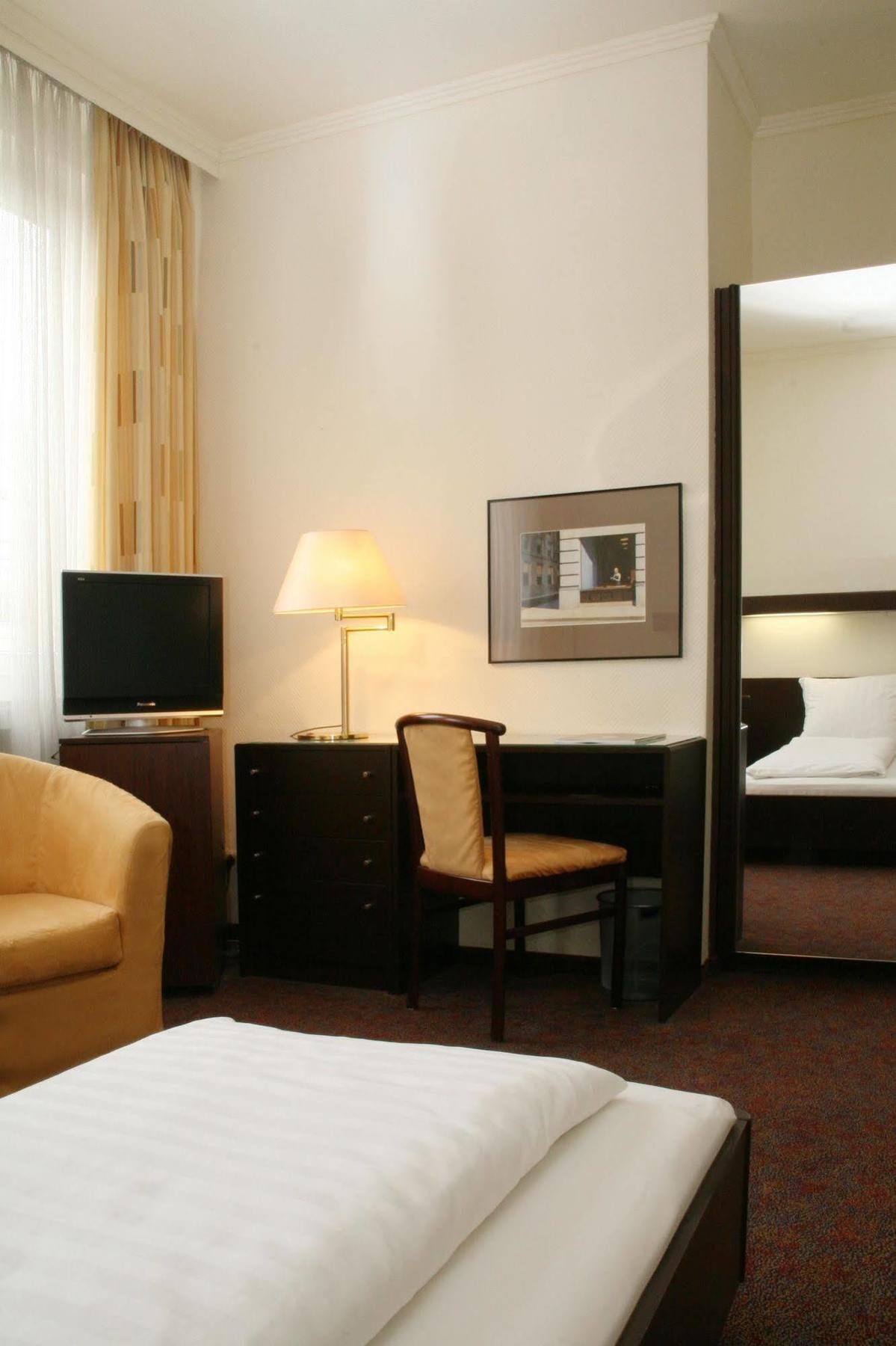 Andi Stadthotel 3*
